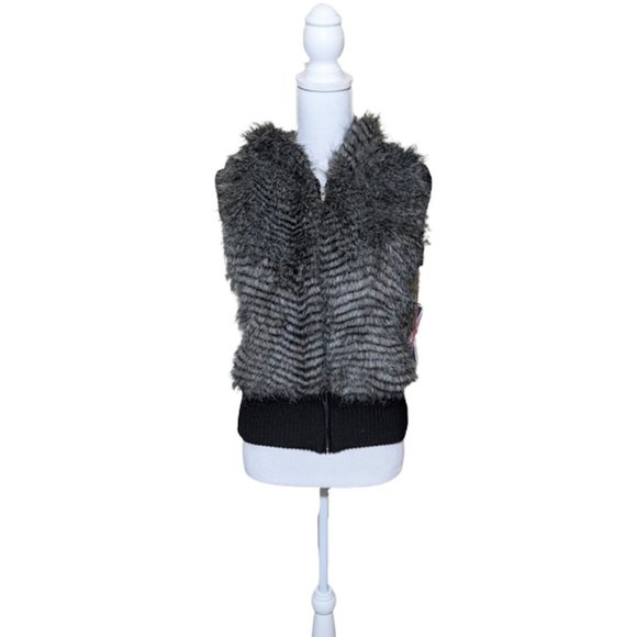 MISS LONDON Faux Fur Vest with Hood NEW - Picture 2 of 8